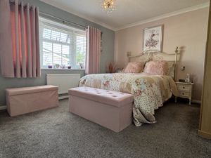 Bedroom- click for photo gallery